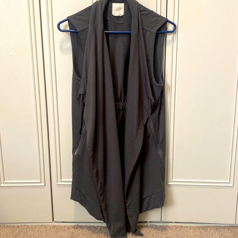 Grey, high low, zipper detail cotton vest